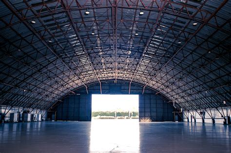 Barker hangar - Barker Hangar. Things to do; Santa Monica; Advertising. Time Out says. With 43-ft high ceilings and a total indoor capacity of over 3,000, it's no surprise this massive event space, which is ...
